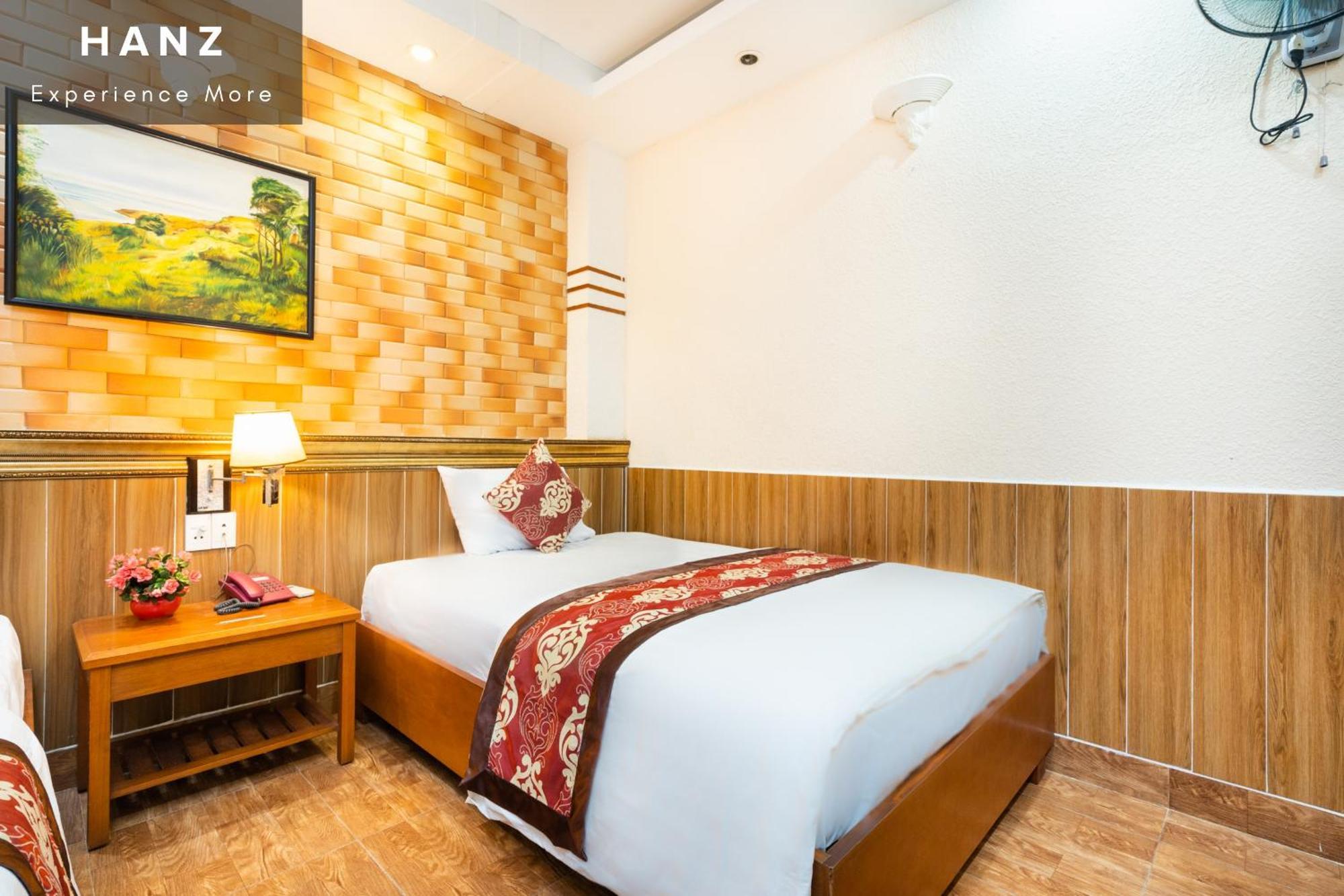 Hanz Queen Airport Hotel Saigon Ho Chi Minh City Room photo